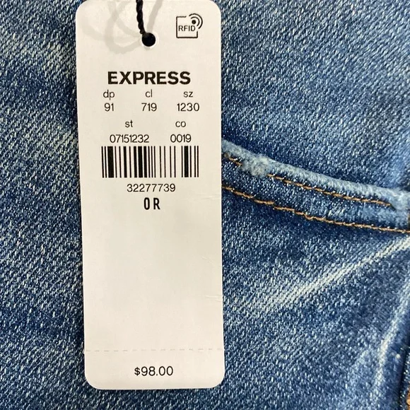 Express Mid Rise Medium Wash Ripped Skyscraper Jeans NWT - Picture 11 of 11